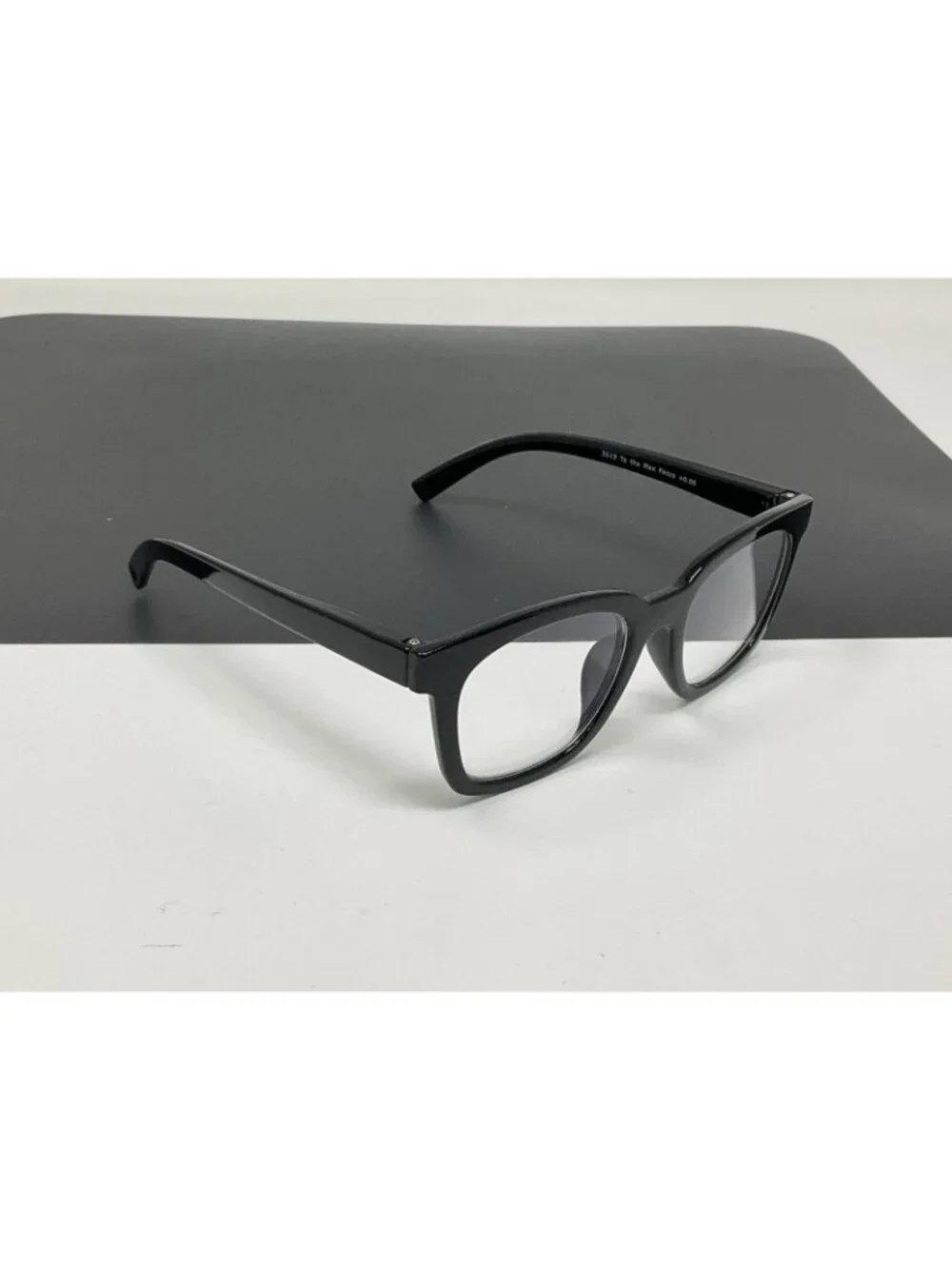 Peepers To the Max Focus Black Reading Glasses Blue Light Block + 0.00